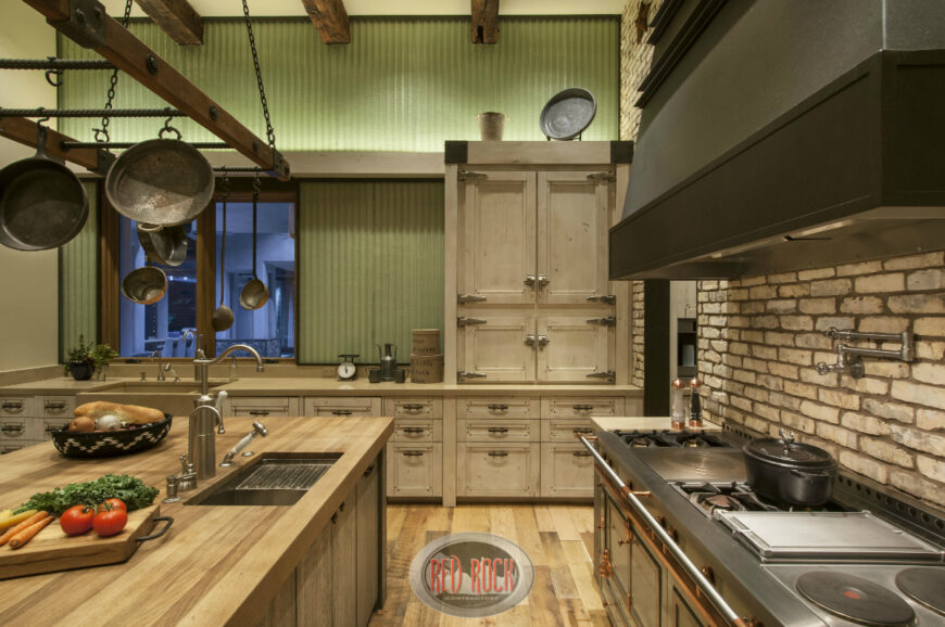 31 “Jaw-Dropping” Rustic Interior Designs by Red Rock & Angelica Henry ...