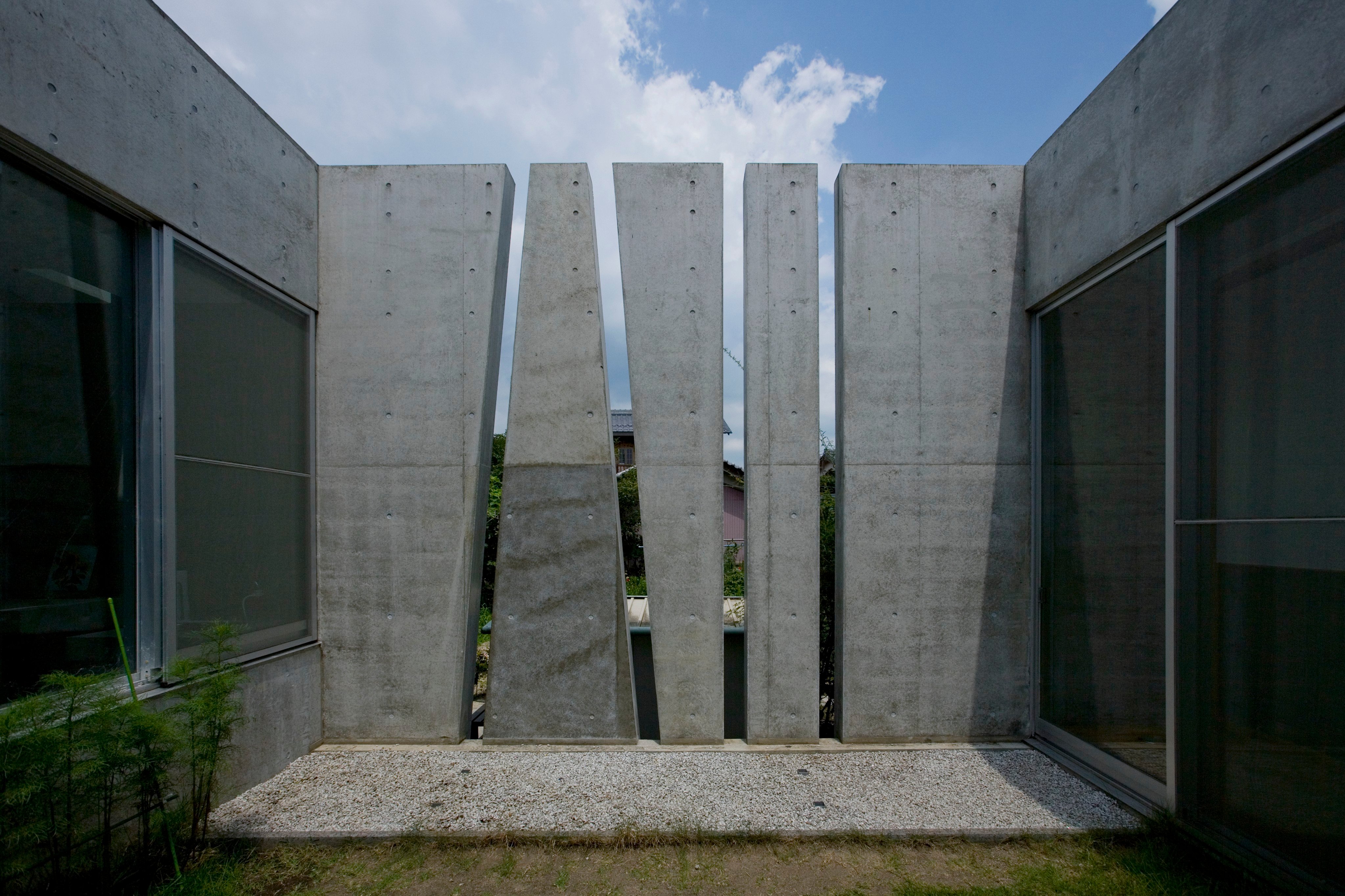 Slit House by Eastern Design Office