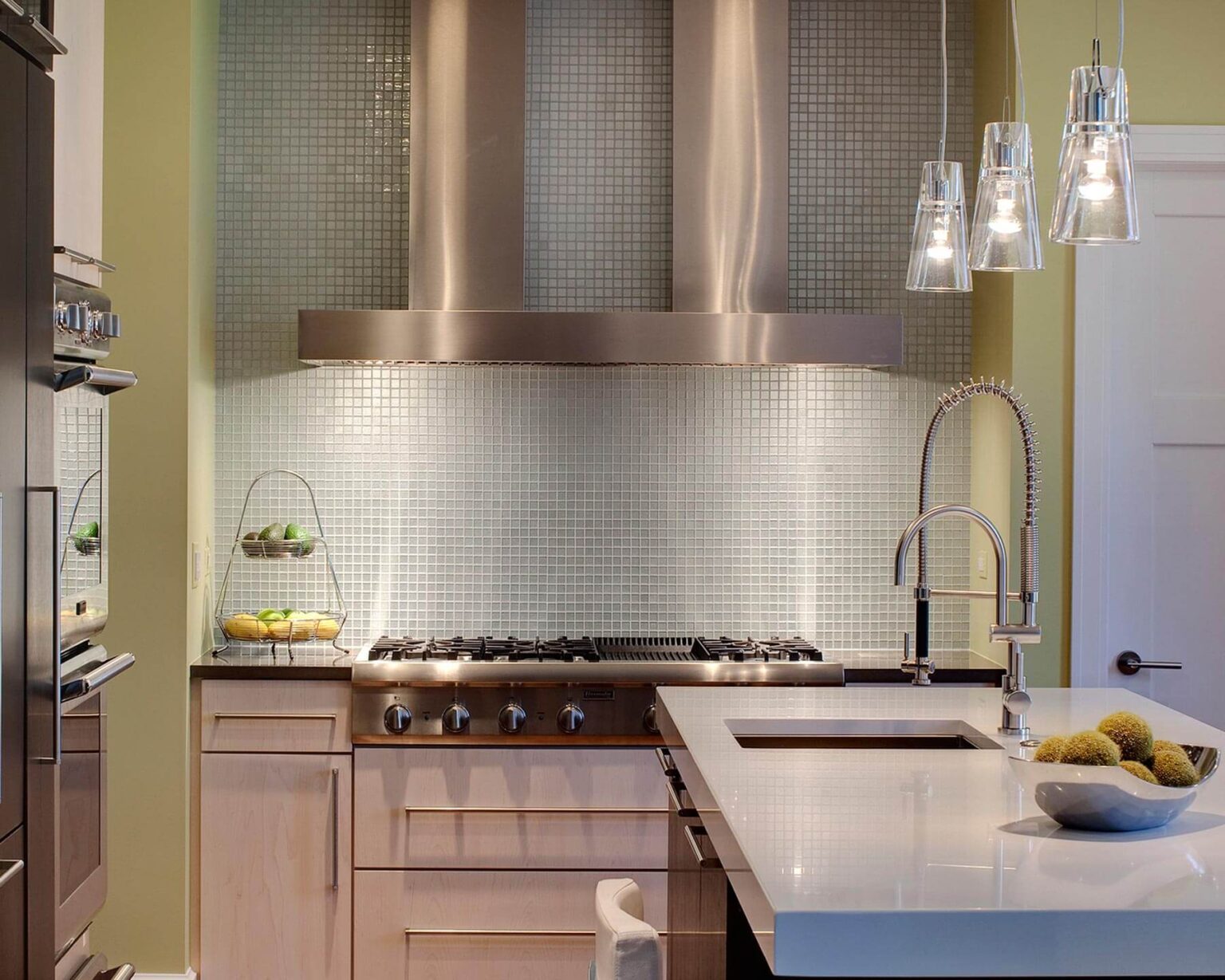 Clean Lines and Soft Light & Colors Brighten Up this Contemporary ...