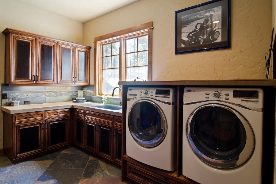 Spacious and Grand Contemporary Rustic Craftsman Home Design ...