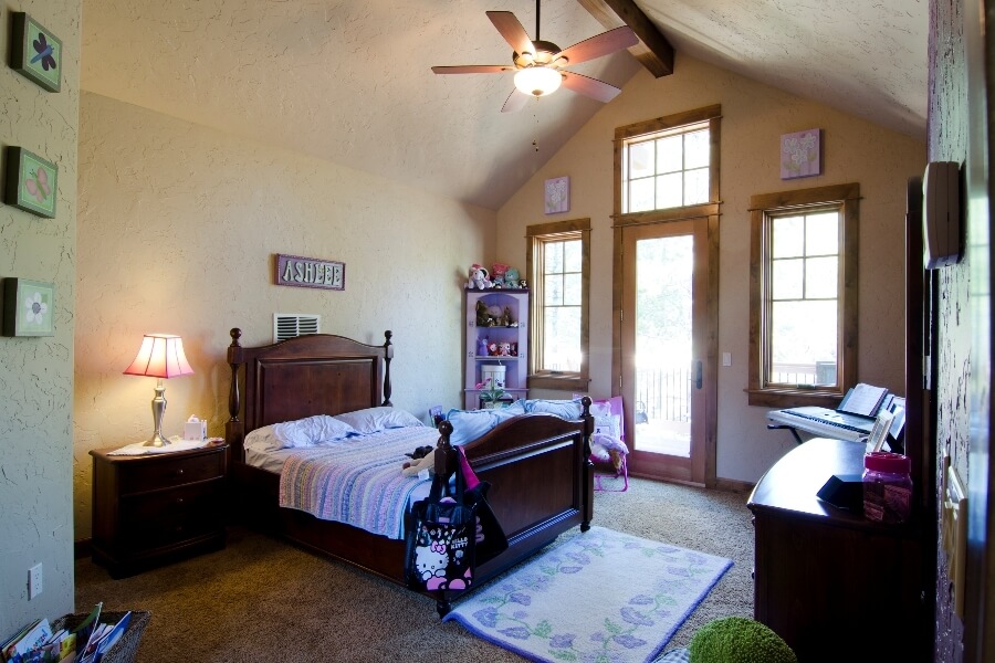 Spacious and Grand Contemporary Rustic Craftsman Home Design ...