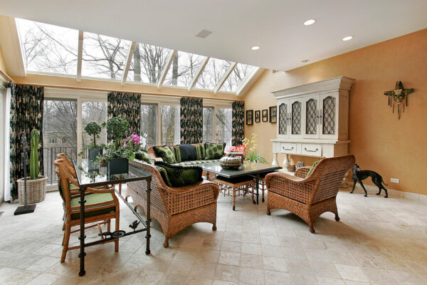 20 Living Rooms Naturally Lit with Skylights – Home Stratosphere