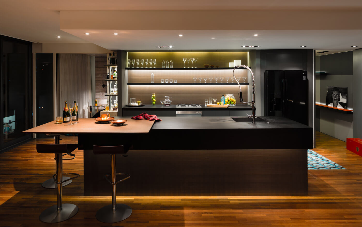 Night and Day Luxury Flat in London by Daniel Hopwood – Home Stratosphere