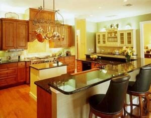 25 Elegant Kitchens Without Windows – Home Stratosphere
