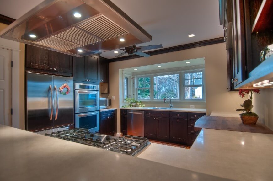 23 Gorgeous G-Shaped Kitchen Designs (IMAGES) - Home Stratosphere