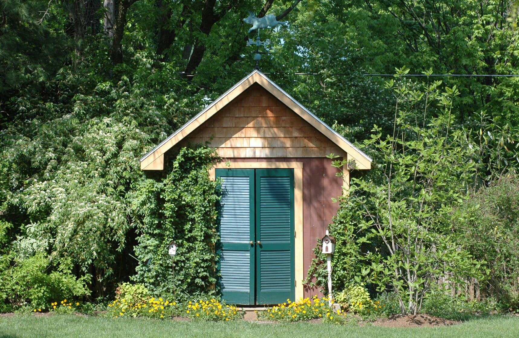 22 Beautiful Backyard Sheds to Meet Your Storage Needs