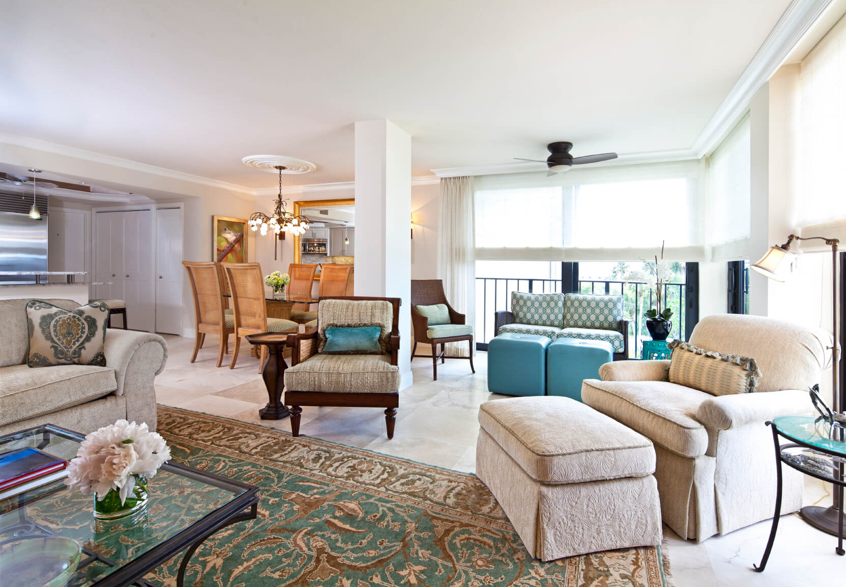 26 Stunning and Versatile Living Room Ottoman Ideas