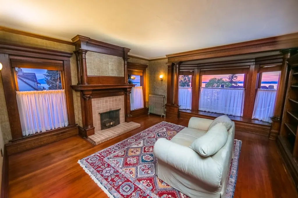 American Foursquare Interior Design Photos (2 Homes)