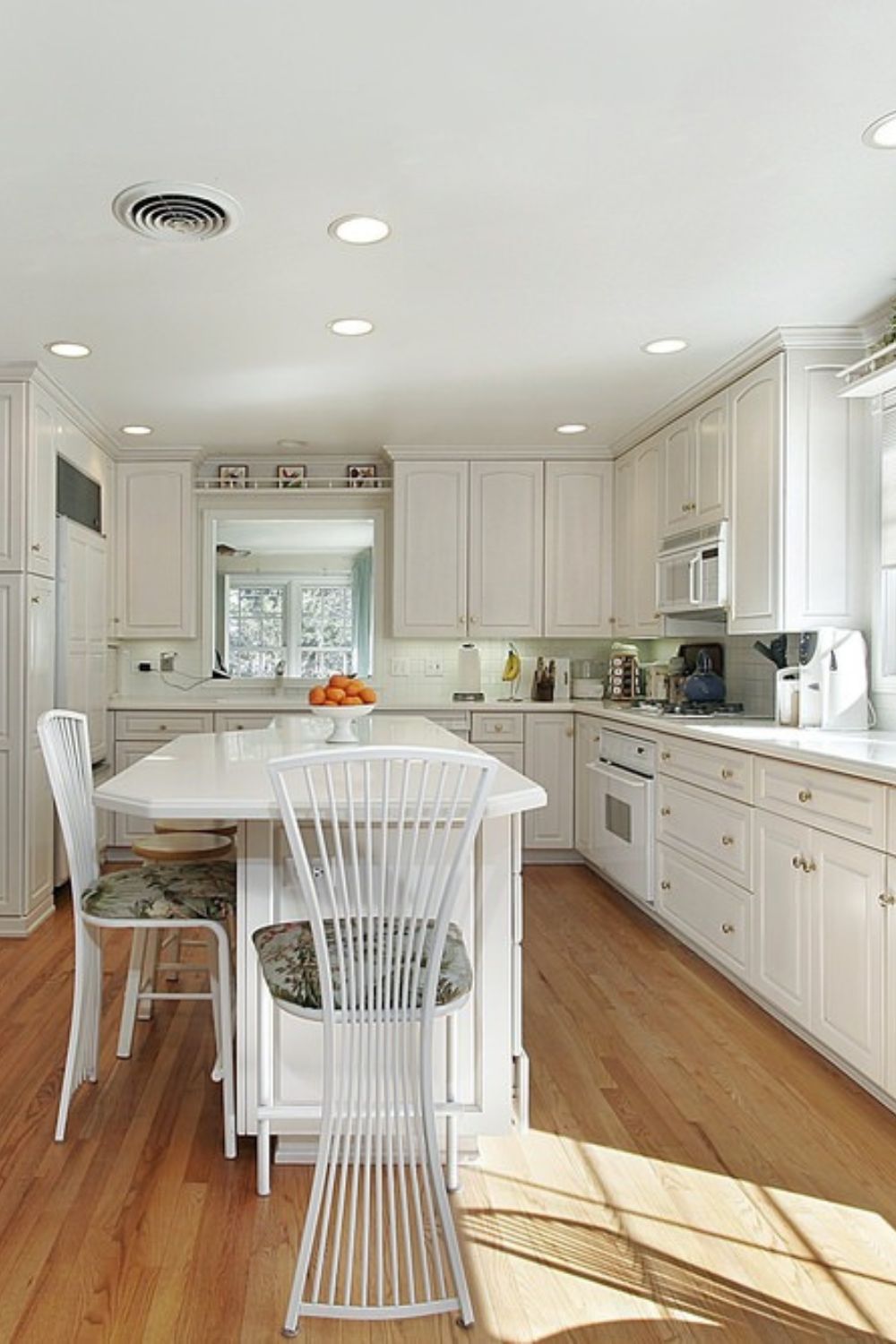 33 Dine-In Kitchen Design Ideas to Feed Your Imagination