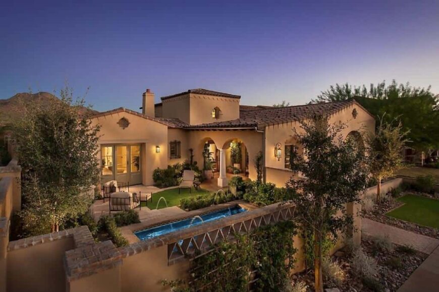 7 Southwestern Style Homes – Exterior and Interior Examples & Ideas ...