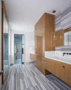 44 Transitional Style Primary Bathroom Ideas (Photos) – Home Stratosphere