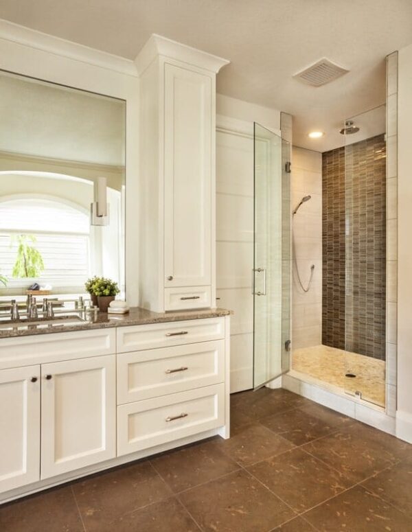 44 Transitional Style Primary Bathroom Ideas (Photos) – Home Stratosphere