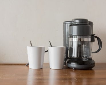 Small coffee maker with two cups