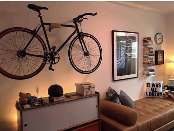 Wall-mounted bile storage