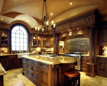 Kitchen with groin vault ceiling