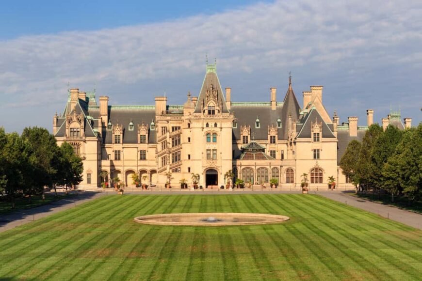 84 Fabulous Historic Homes & Mansions in the USA