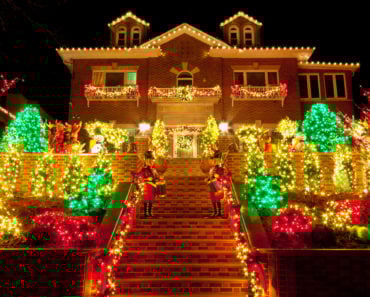 House with incredible Christmas light display