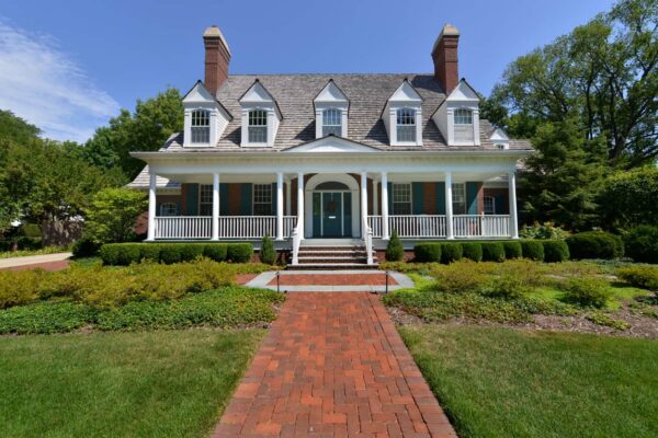 27 Dormer Window Ideas from New & Old Houses with Dormers (Photos ...