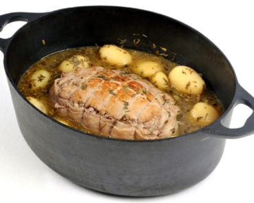 Dutch oven with Rôti de veau en cocotte