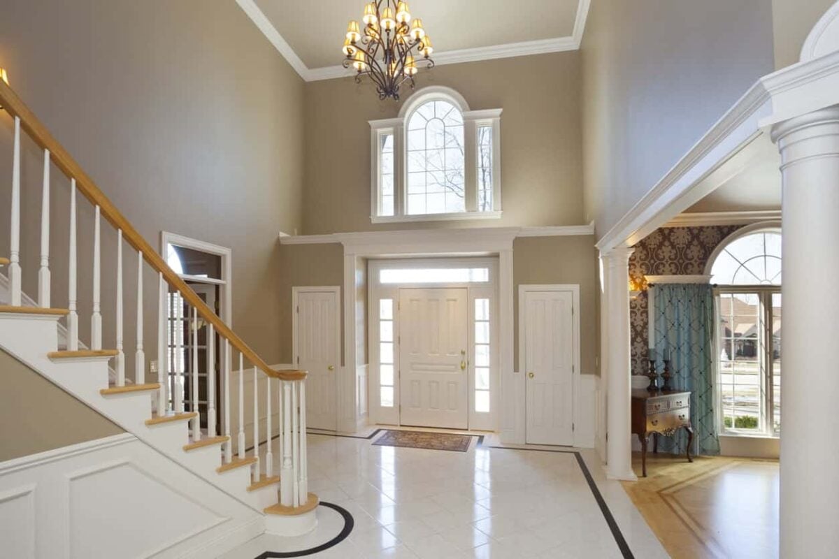50 Foyer Chandelier Ideas (Photos) – Home Stratosphere