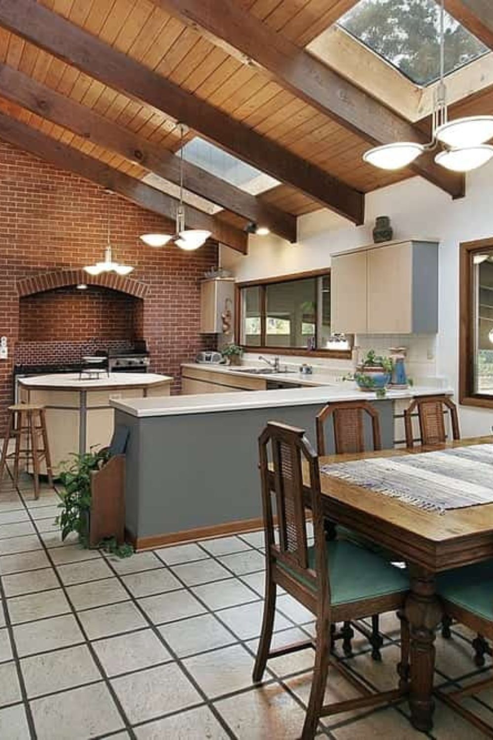 27 Trending Kitchen Designs with Stunning Exposed Wooden Ceilings ...
