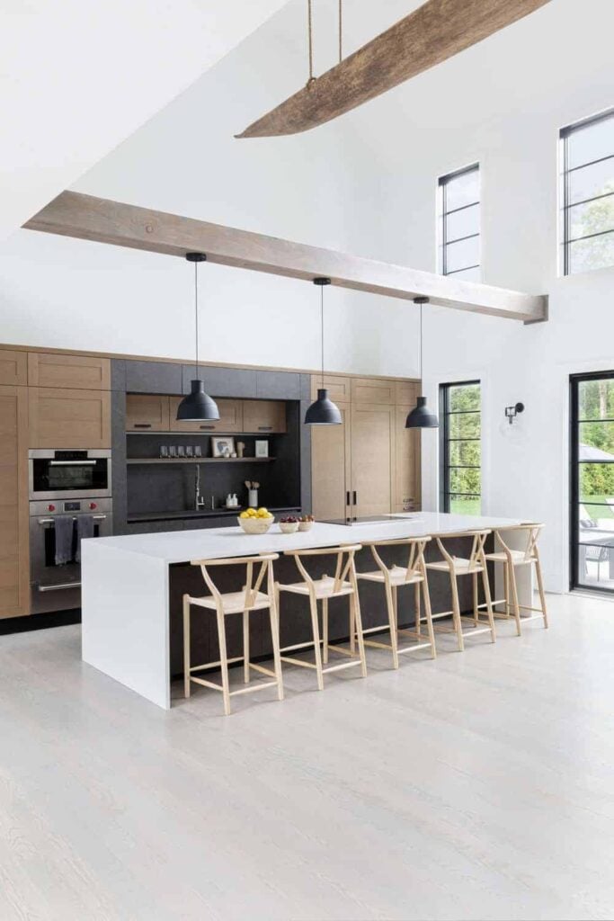32 Kitchens with High Ceilings (Photos)