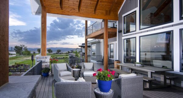 51 Covered Deck Designs and Ideas (Photos) – Home Stratosphere