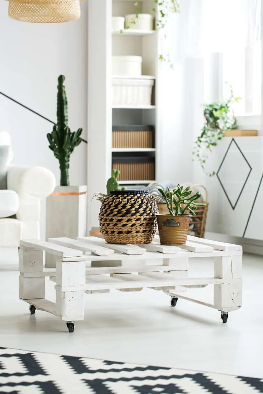 26 Pallet Coffee Table Ideas and Projects