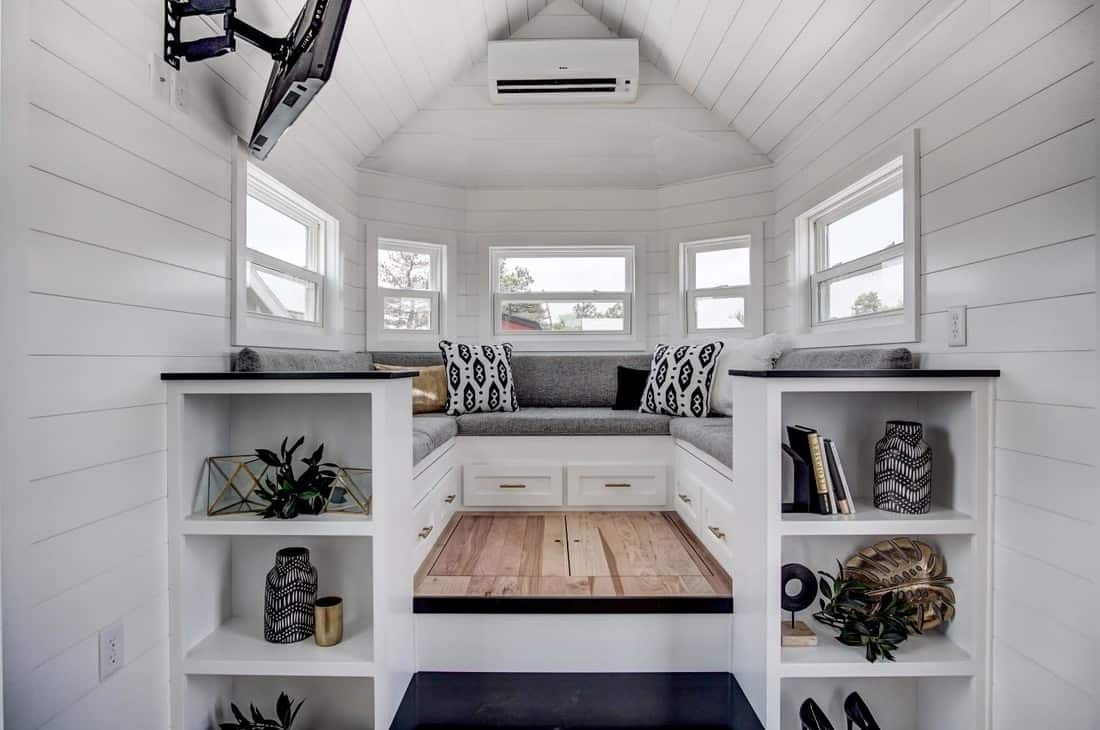 16 Tiny House Living Room Furniture Ideas (Photos) - Home Stratosphere