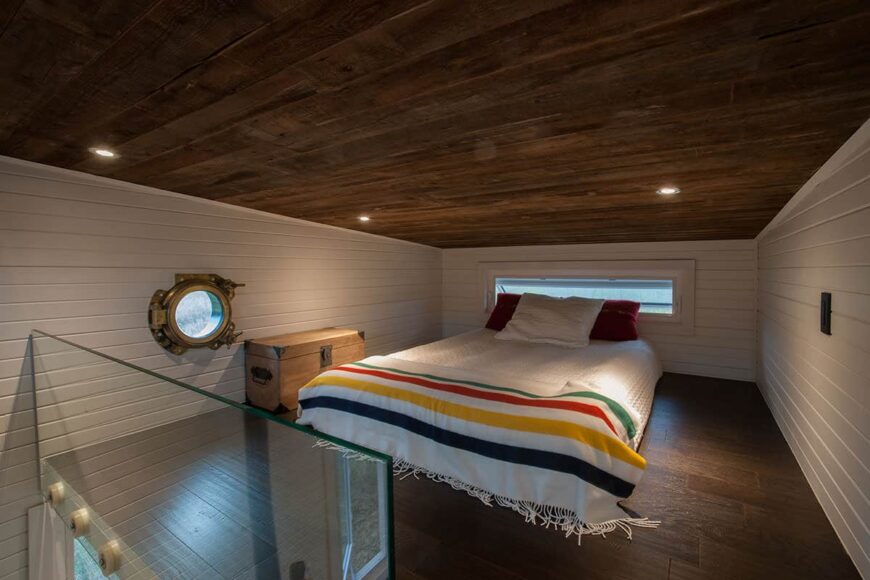 17 Tiny House Bedroom Loft Ideas (Photos)