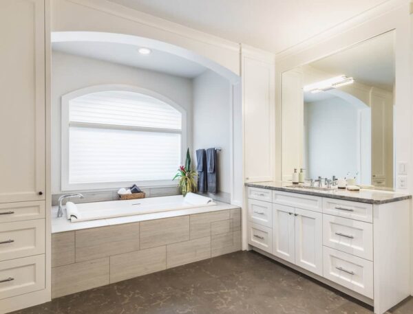 45 Alcove Bathtub Ideas (Photo Examples)
