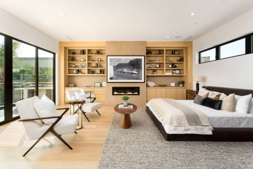 50 Primary Bedrooms with BuiltIn Shelves (Photos) Home Stratosphere