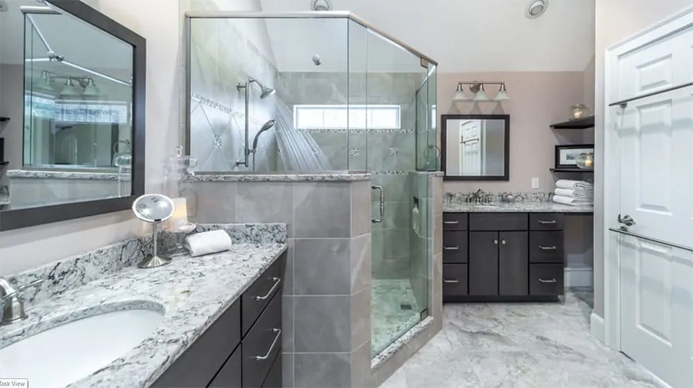 65 Medium-Sized Primary Bathroom Ideas (Photos)