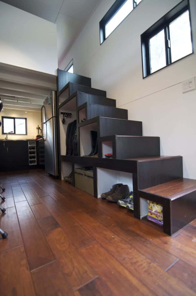 15 Tiny House Staircase Ideas (Photos) – Home Stratosphere