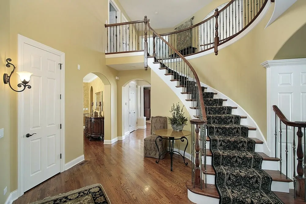 40 Curved Staircase Ideas (Photos)
