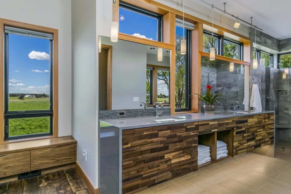 45 Mid-Century Modern Primary Bathroom Ideas (Photos) - Home Stratosphere