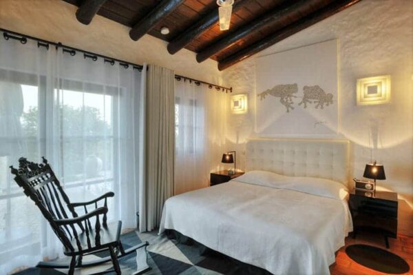 10 Sensational Spanish-Style Primary Bedroom Inspirations – Home ...
