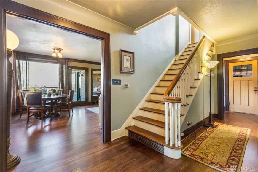 60 Craftsman-Style Foyer Ideas (Photos) – Home Stratosphere