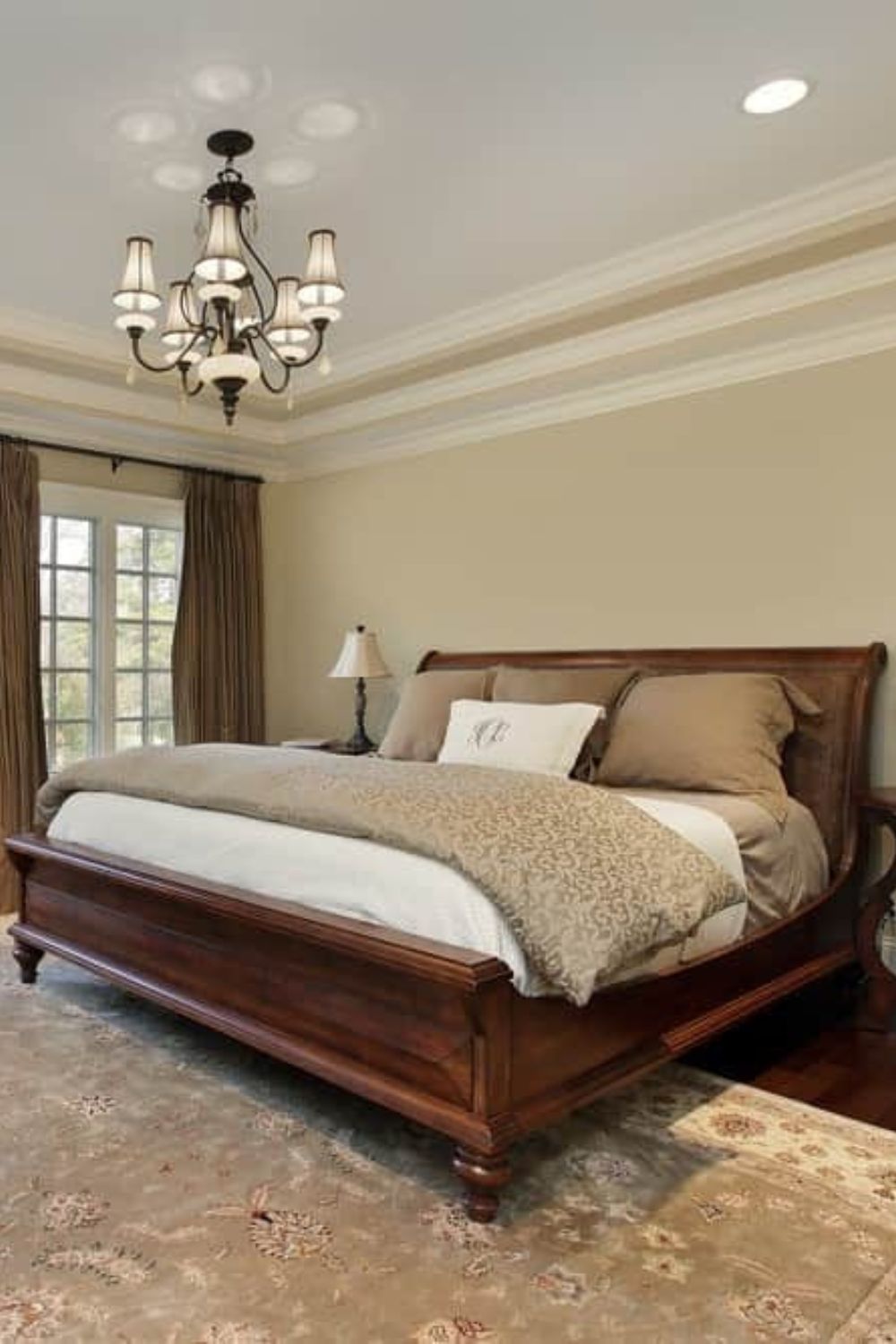 22 Traditional Primary Bedroom Ideas Influenced by Timeless Design Elements