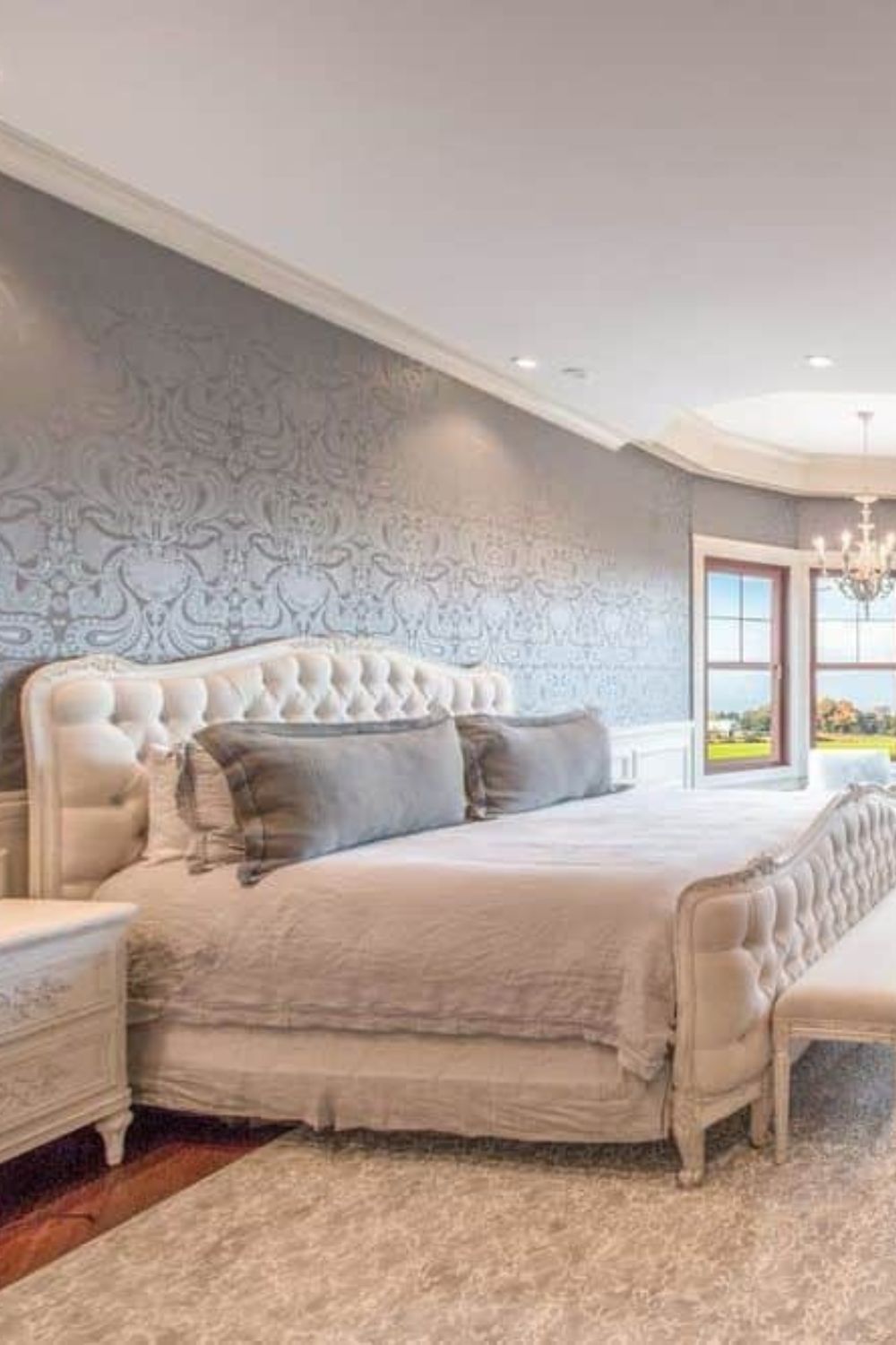 22 Traditional Primary Bedroom Ideas Influenced by Timeless Design Elements