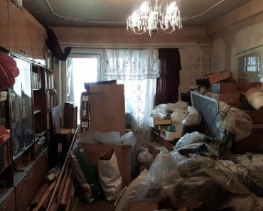Example of hoarding in an apartment - unbelievable!