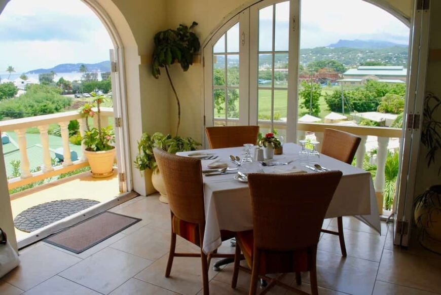 40 Tropical Dining Room Ideas (Photos)