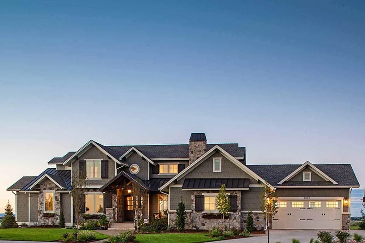 5 Bedroom Two-Story Traditional Home With Craftsman Appeal (Floor Plan)
