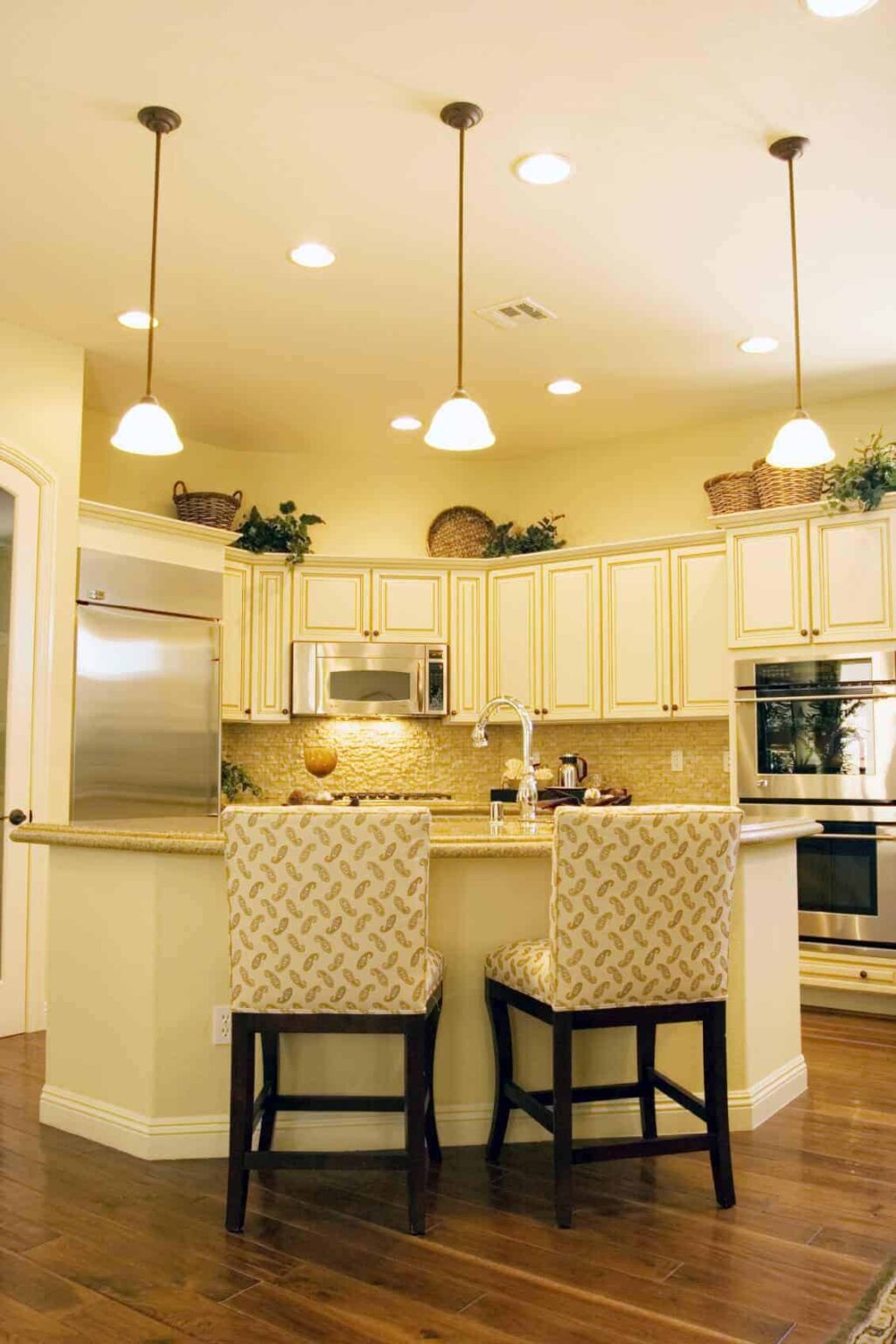 45 Kitchens with Angled Kitchen Islands (Photos)