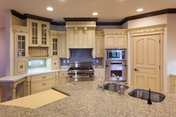 45 Kitchens with Angled Kitchen Islands (Photos) – Home Stratosphere