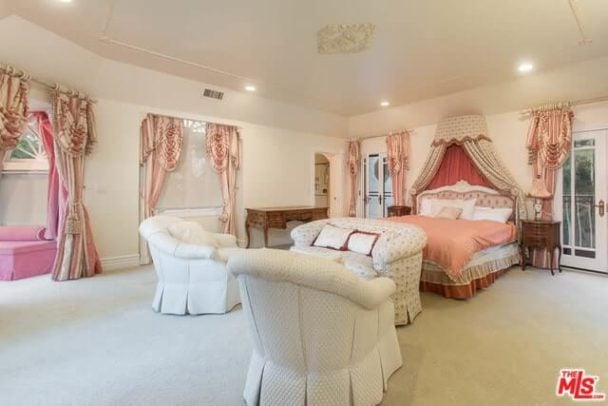 45 Mansion Bedroom Designs (Photos)