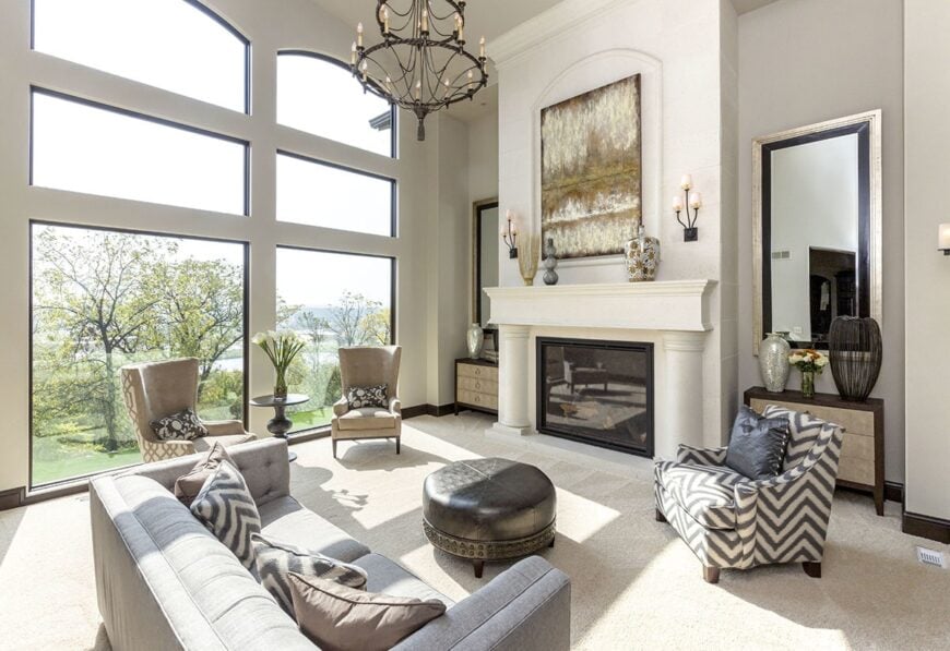 Massive windows on the side bring an abundance amount of natural light in.