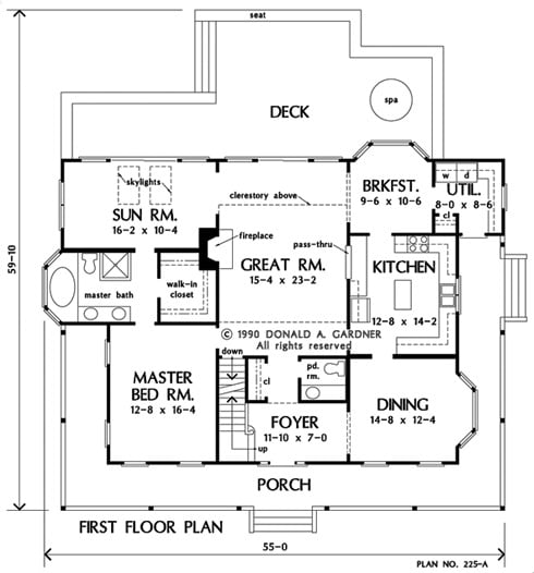 Main level floor plan showing the basement stairs location.