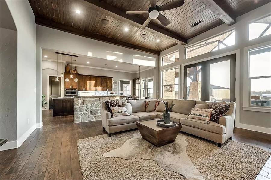 Open-Concept Living Area with Modern Touches