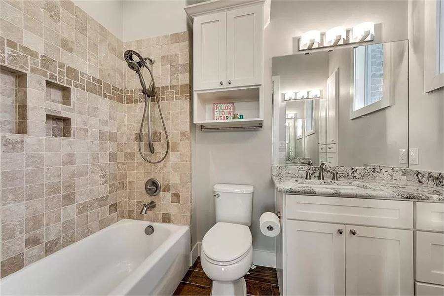 Functional and Stylish Bathroom Design